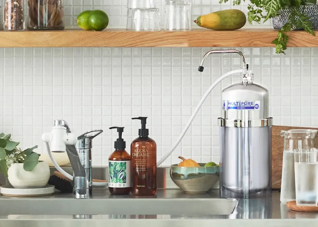 キッチンに置かれたマルチピュア浄水器